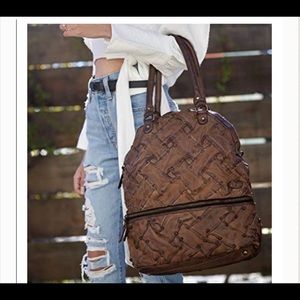 BED STU 🌹CHRISSY🌹SATCHEL or CROSSBODY STUNNING🌹